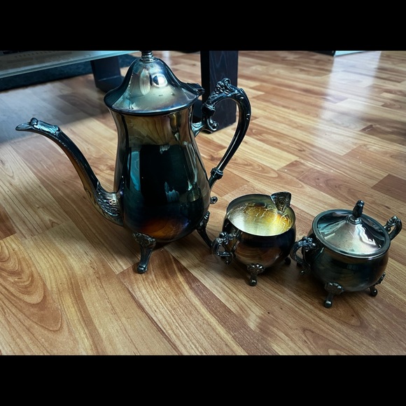 Vintage Silver Plated Footed Tea Pot with Sugar Bowl and Creamer Marked EP Brass - Picture 6 of 7
